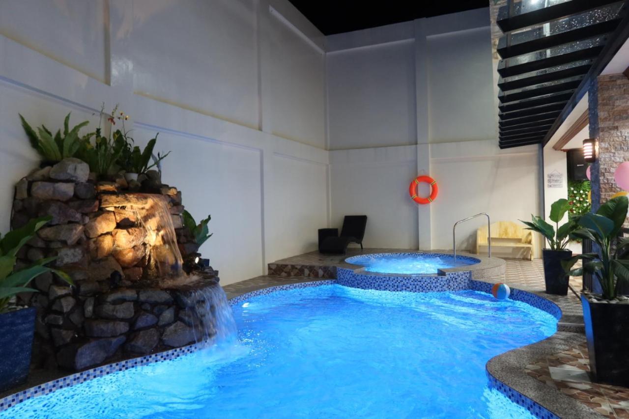 The Legacy Hotel タヤバス エクステリア 写真