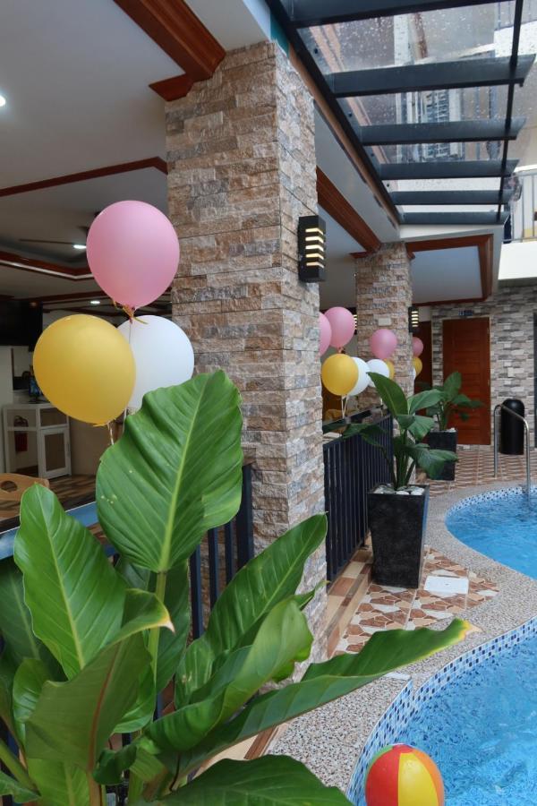 The Legacy Hotel タヤバス エクステリア 写真