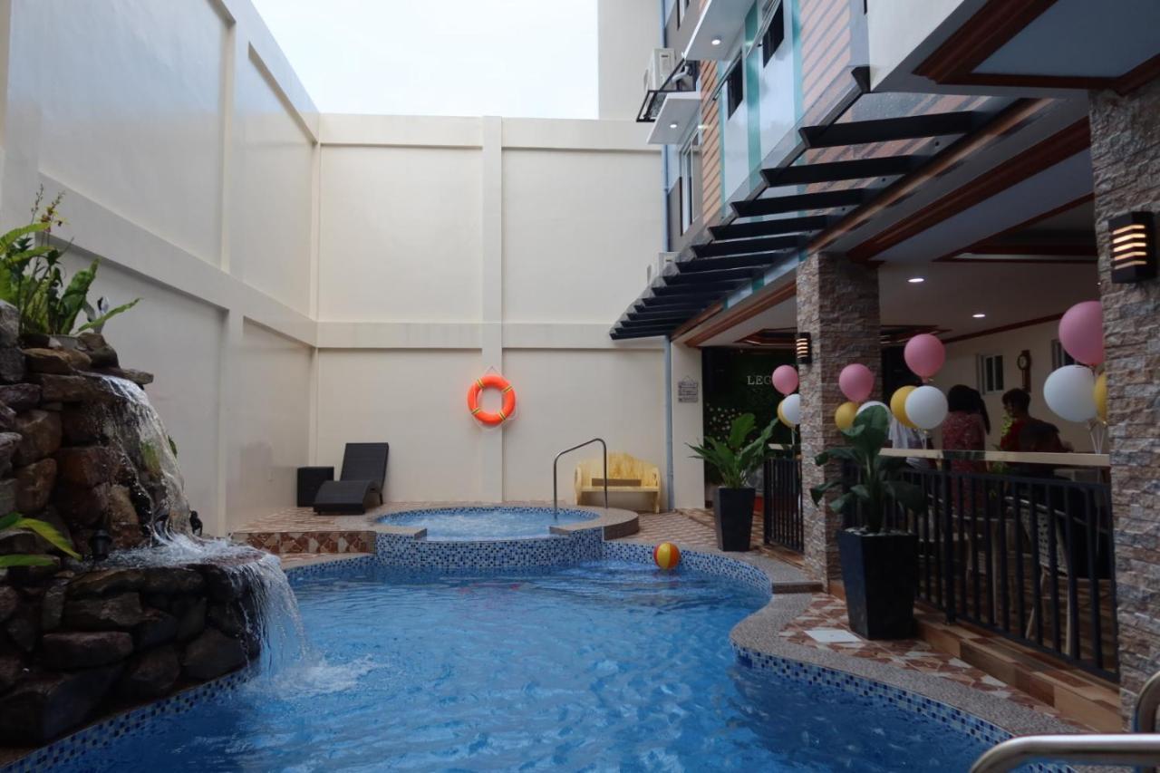The Legacy Hotel タヤバス エクステリア 写真